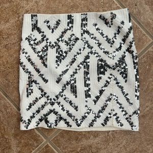 EXPRESS WHITE Silver AZTEC HIGH WAISTED SEQUIN MINI SKIRT
Bodycon Size Small